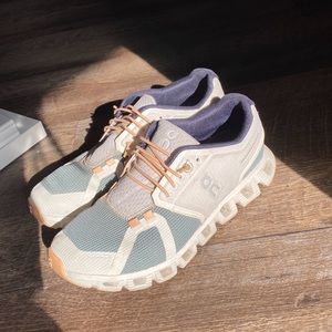 Cloud 5 on running shoes size 7